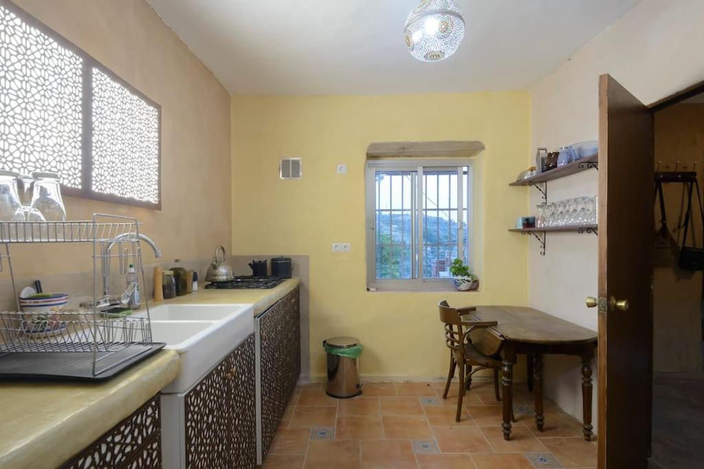 Hostal Nazari Cogollos De La Vega Esterno foto